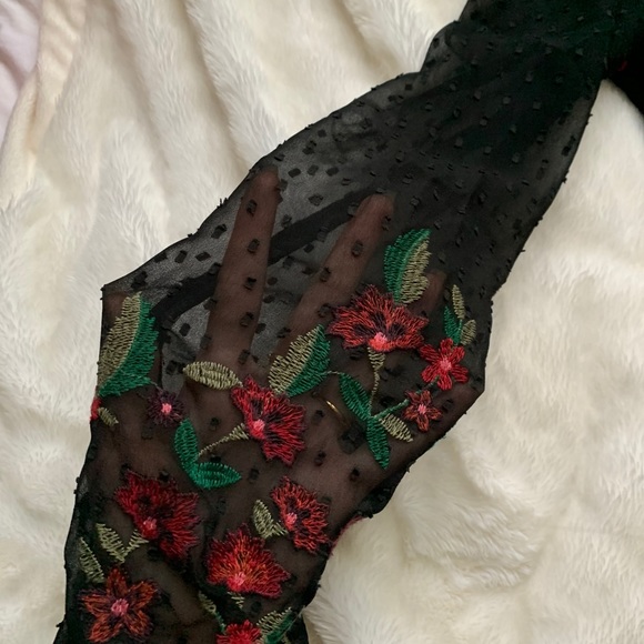 American eagle black blouse - Picture 4 of 5